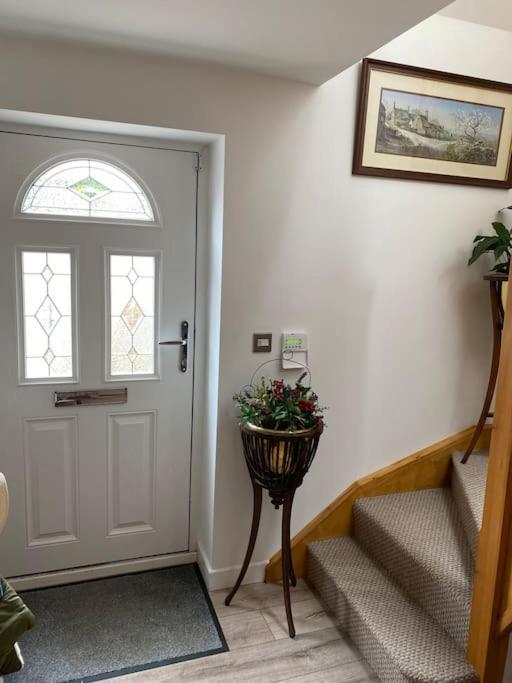Helens Haven First Floor Apartment Via Stairs Престън Екстериор снимка