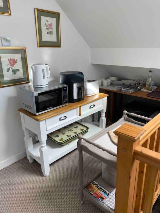 Helens Haven First Floor Apartment Via Stairs Престън Екстериор снимка