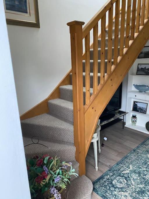 Helens Haven First Floor Apartment Via Stairs Престън Екстериор снимка